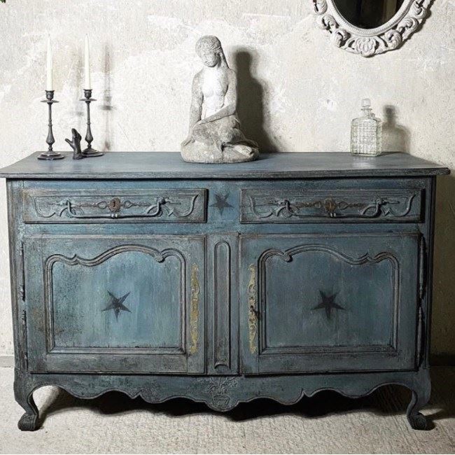 WHITE'S ANTIQUES