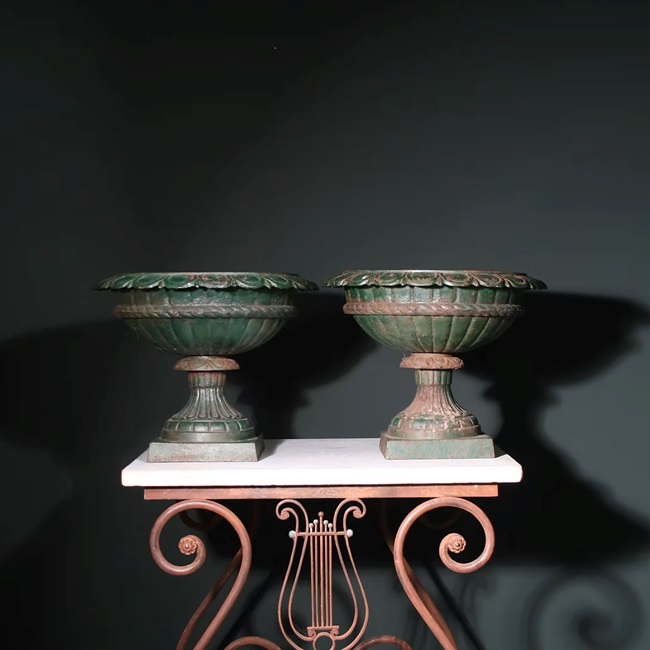 MARK DAVIS ANTIQUES & INTERIORS