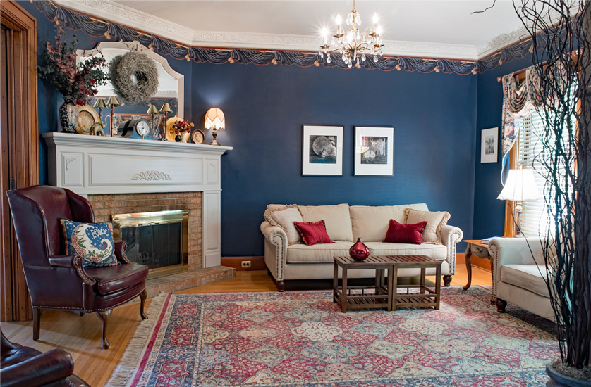 Vintage rug in a Victorian living room 